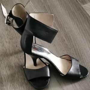 Micheal Kors Giuliana Open Toe Leather  Kitty Heels With Buckle Strappy Size 6.5